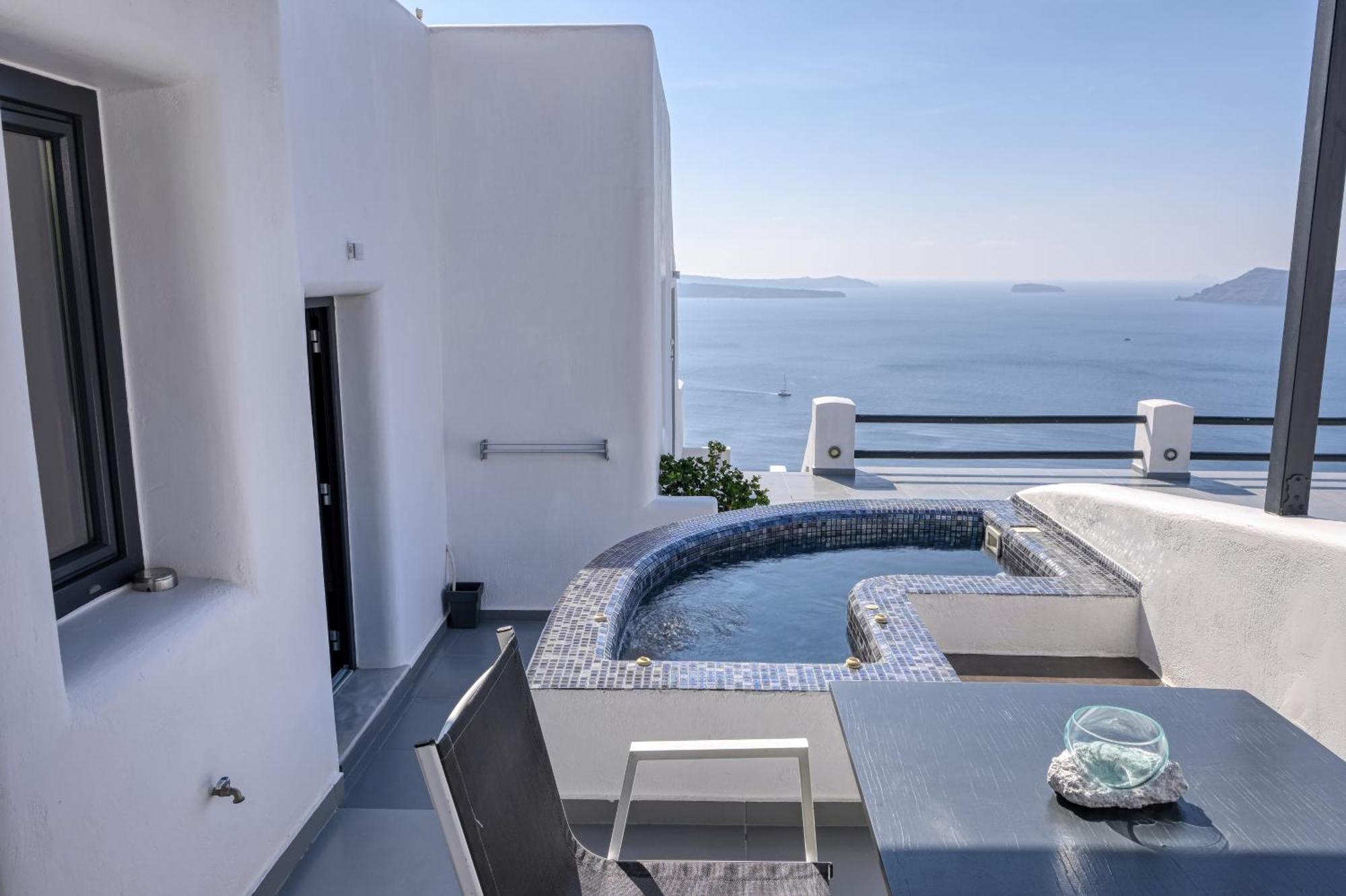 Premier Suite outdoor heated private Jacuzzi